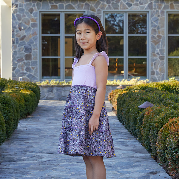 CHEEKY smile to start the week off right β¨